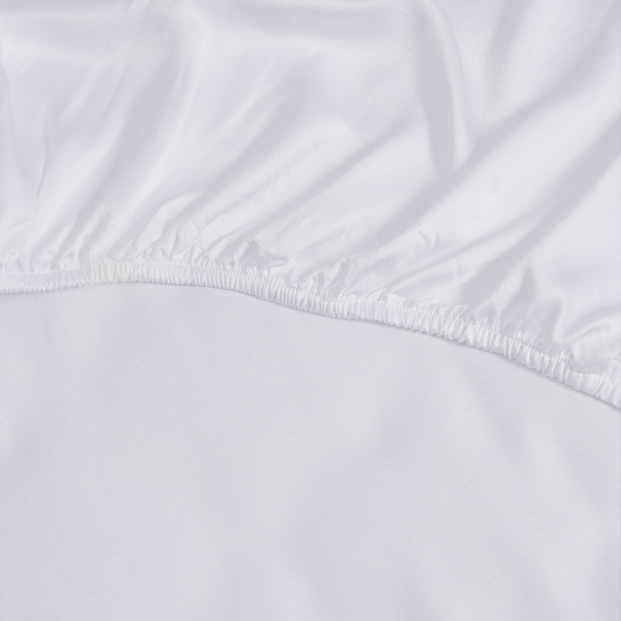 Bedding Set with Fitted Sheet and Two Pillowcases - Bedroom - White - Seravelle Home
