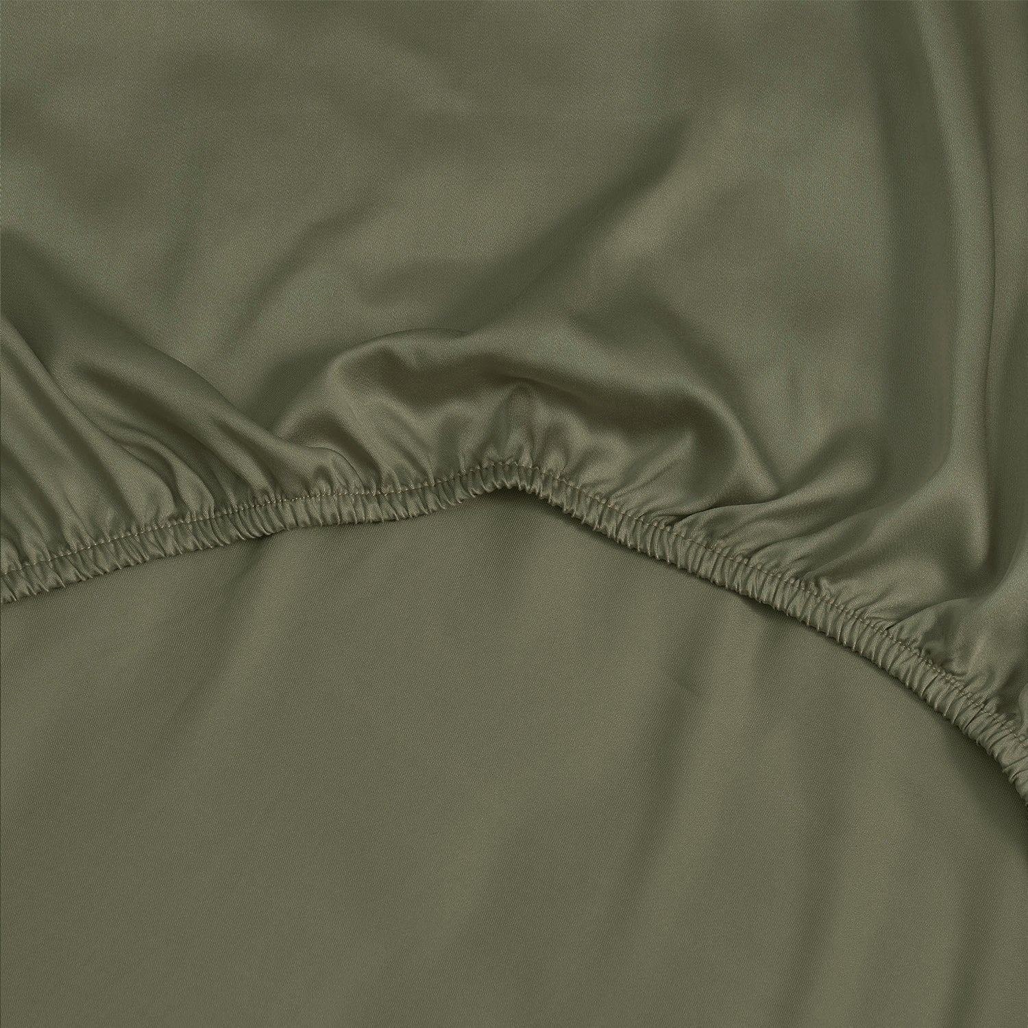 Bedding Set with Fitted Sheet and Two Pillowcases - Bedroom - Green - Seravelle Home