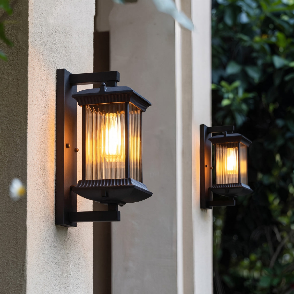 Classic Lantern Outdoor Wall Light with Glass Shade