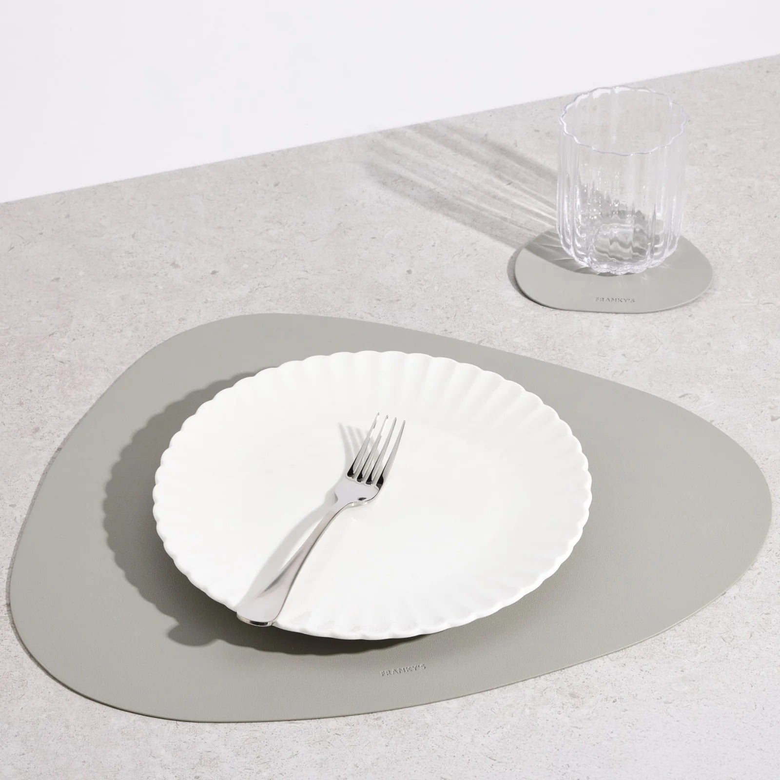 Modern Triangular Table Mat - Table Mat - Grey - Seravelle Home