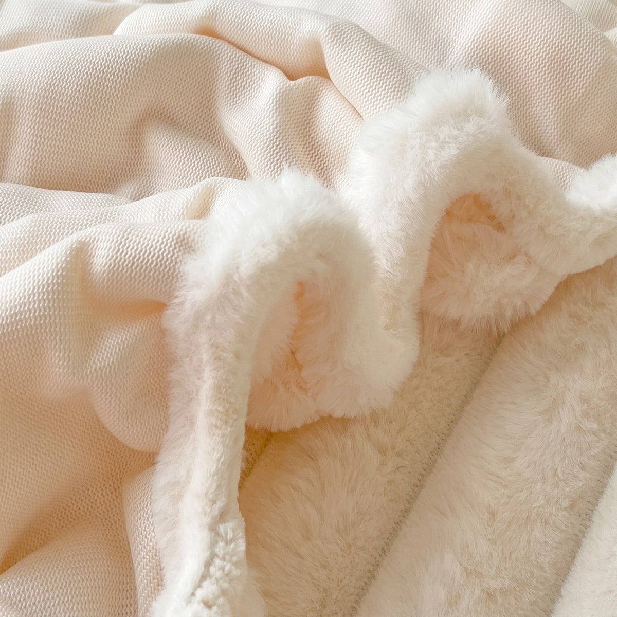 Ribbed Plush Fitted Bed Sheet with Elastic Fitted Corners - Bed Sheets - Beige - Seravelle Home