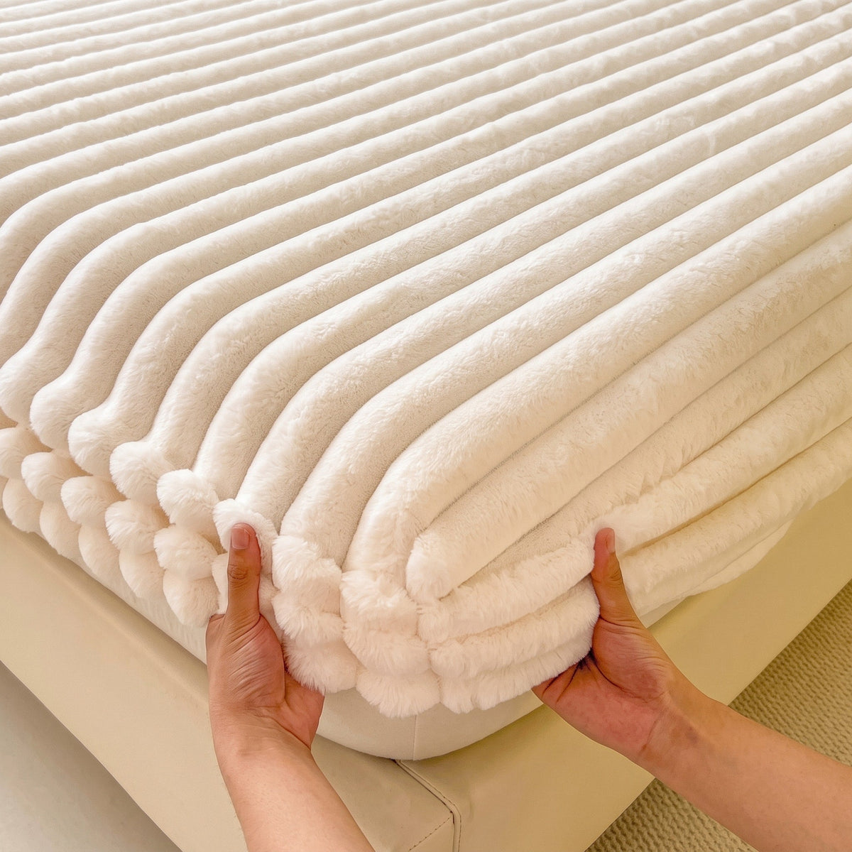 Ribbed Plush Fitted Bed Sheet with Elastic Fitted Corners - Bed Sheets - Beige - Seravelle Home