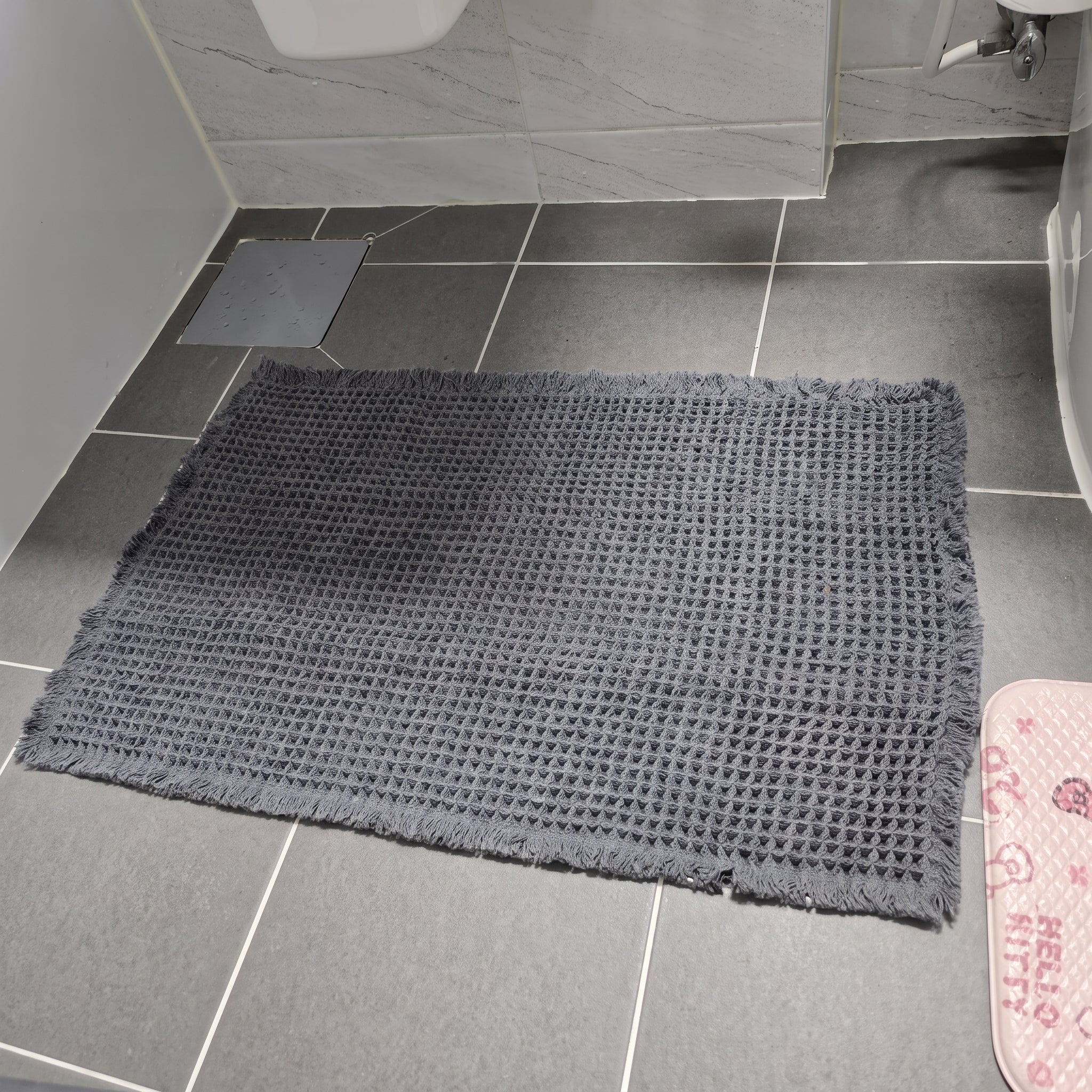Washable Bathroom Rug with Waffle Design - Washable Rug - Dark Grey - Seravelle Home