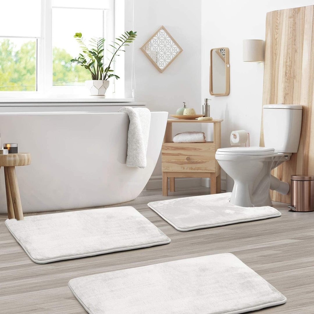 3 - Piece Bath Mat Set Made of Soft Coral Fleece - Bath Mat - White - Seravelle Home