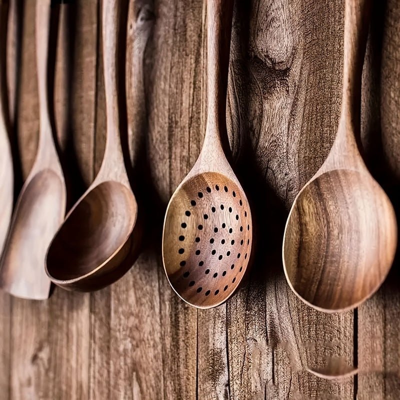 5-Piece Kitchen Utensil Set Made of Natural Wood for the Kitchen