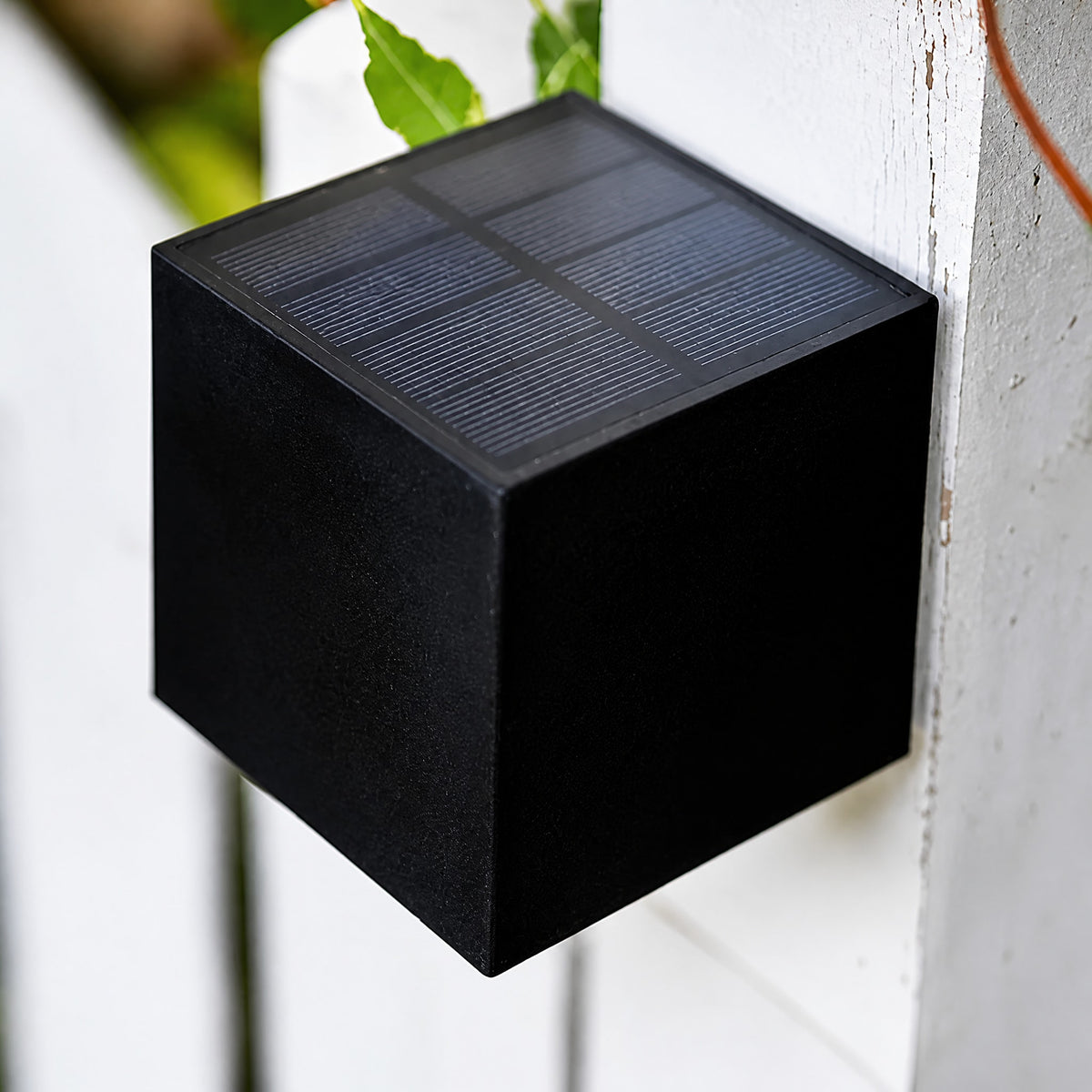 Solar LED Wall Light Wireless Garden Wall Lamp