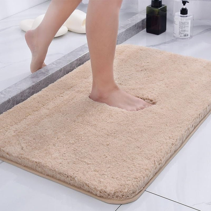 Non-slip bath mat made of soft plush for the bathroom