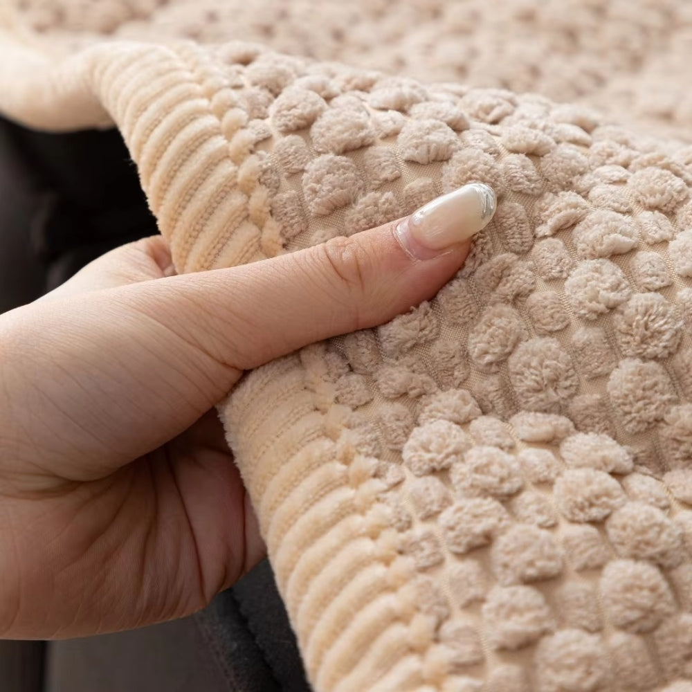 Quilted Sofa Cover with Non-Slip Design and Fleece Texture