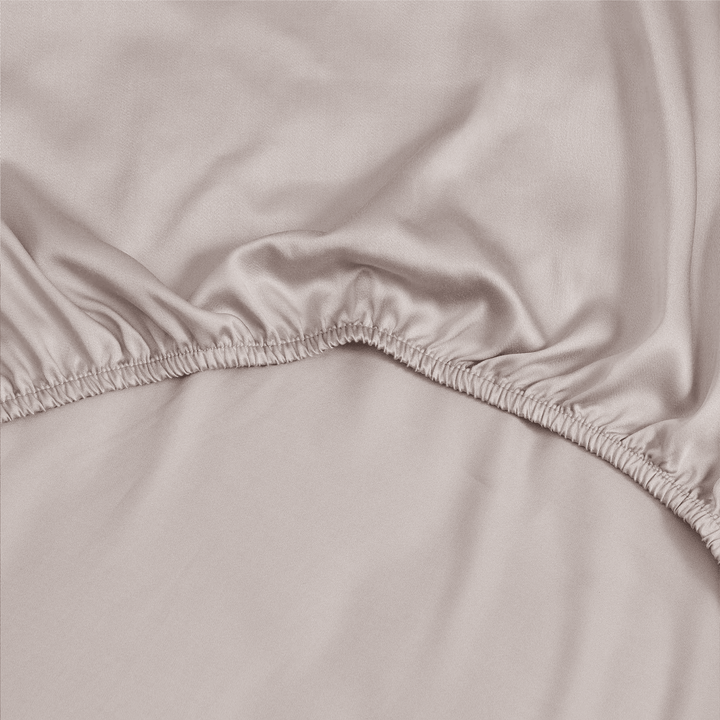 Bedding Set with Fitted Sheet and Two Pillowcases - Bedroom - Warm Grey - Seravelle Home