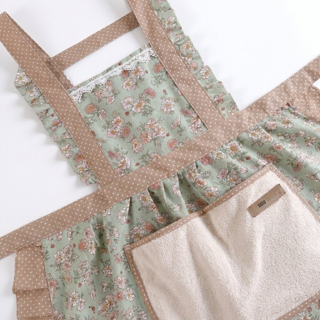Cotton Kitchen Apron – With Floral Pattern and Water - Repellent Surface - Kitchen Apron - Green - Seravelle Home