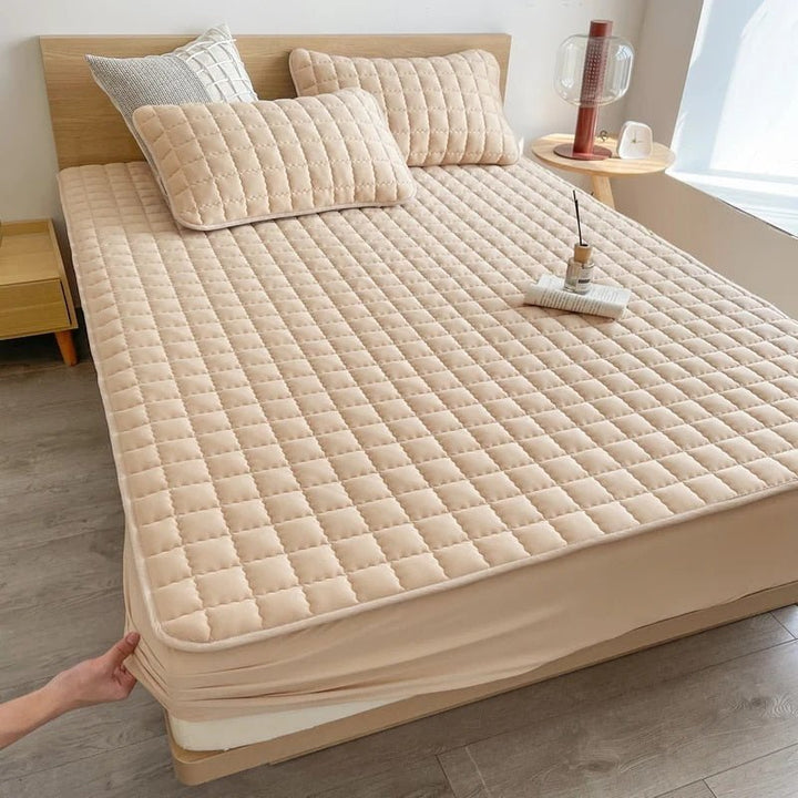 Elastic Quilted Mattress Protector - Mattress protector - Beige - Seravelle Home