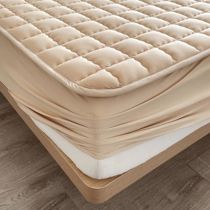 Elastic Quilted Mattress Protector - Mattress protector - Beige - Seravelle Home
