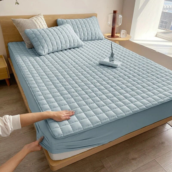 Elastic Quilted Mattress Protector - Mattress protector - Blue - Seravelle Home