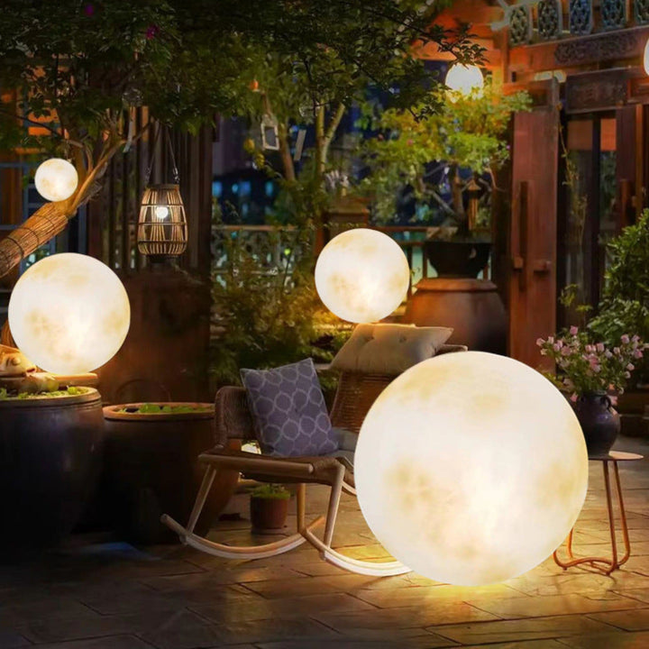 Garden Lantern in Moon Shape for Atmospheric Outdoor Areas - Garden Lantern - Wired - Seravelle Home