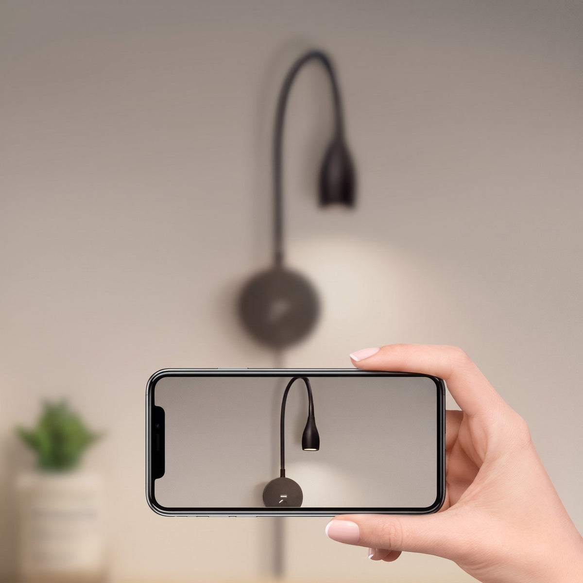 Gooseneck LED Wall Lamp with Flexible Arm and USB Charging Port - Wall Light Fixtures - Warm Light - Seravelle Home