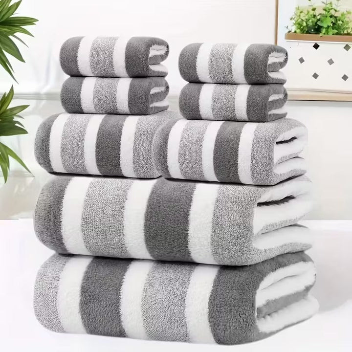 Towel Set Made of Soft Fleece for Bath and Wellness