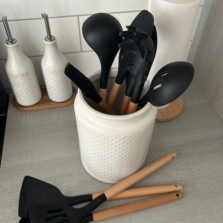 Kitchen Utensil Set with Wooden Handles - Cooking Utensils - Pink - Seravelle Home