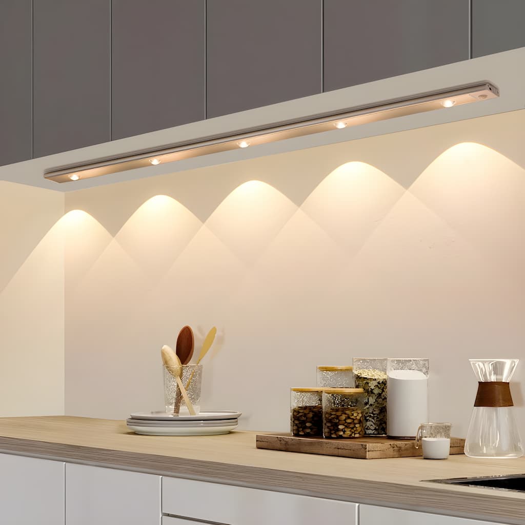 LED Under - Cabinet Light for Kitchen and Wardrobe - Wall Light - 20 cm - Seravelle Home