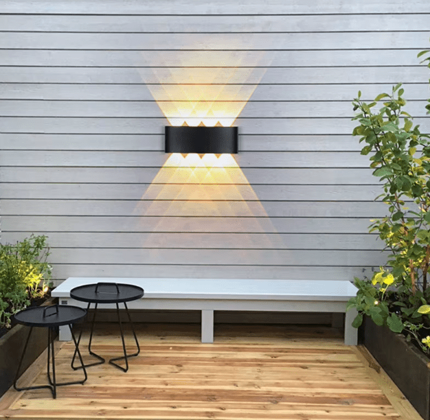 Modern LED Wall Light for Indoor & Outdoor Use in Black & White - Wall Light - 6W | Black - Seravelle Home