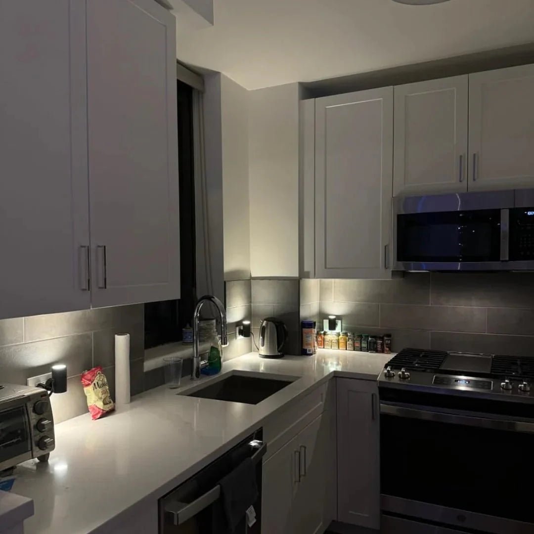 Modern LED Wall Light with Adjustable Spotlight - Wall Light - EU Standard Plug - Seravelle Home