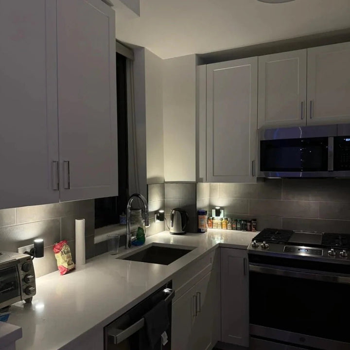 Modern LED Wall Light with Adjustable Spotlight - Wall Light - EU Standard Plug - Seravelle Home