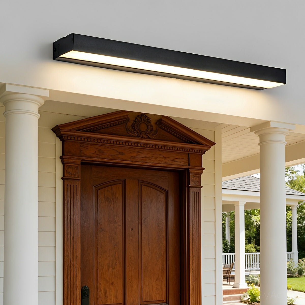 Modern Horizontal Linear LED Outdoor Wall Light for Porch Entryways