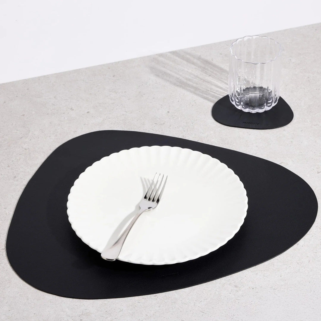 Modern Triangular Table Mat - Table Mat - Black - Seravelle Home