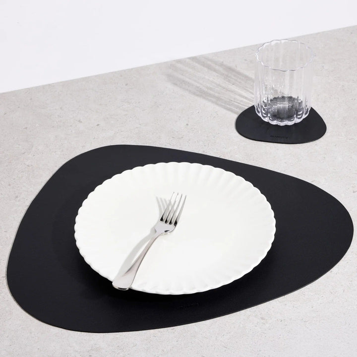 Modern Triangular Table Mat - Table Mat - Black - Seravelle Home