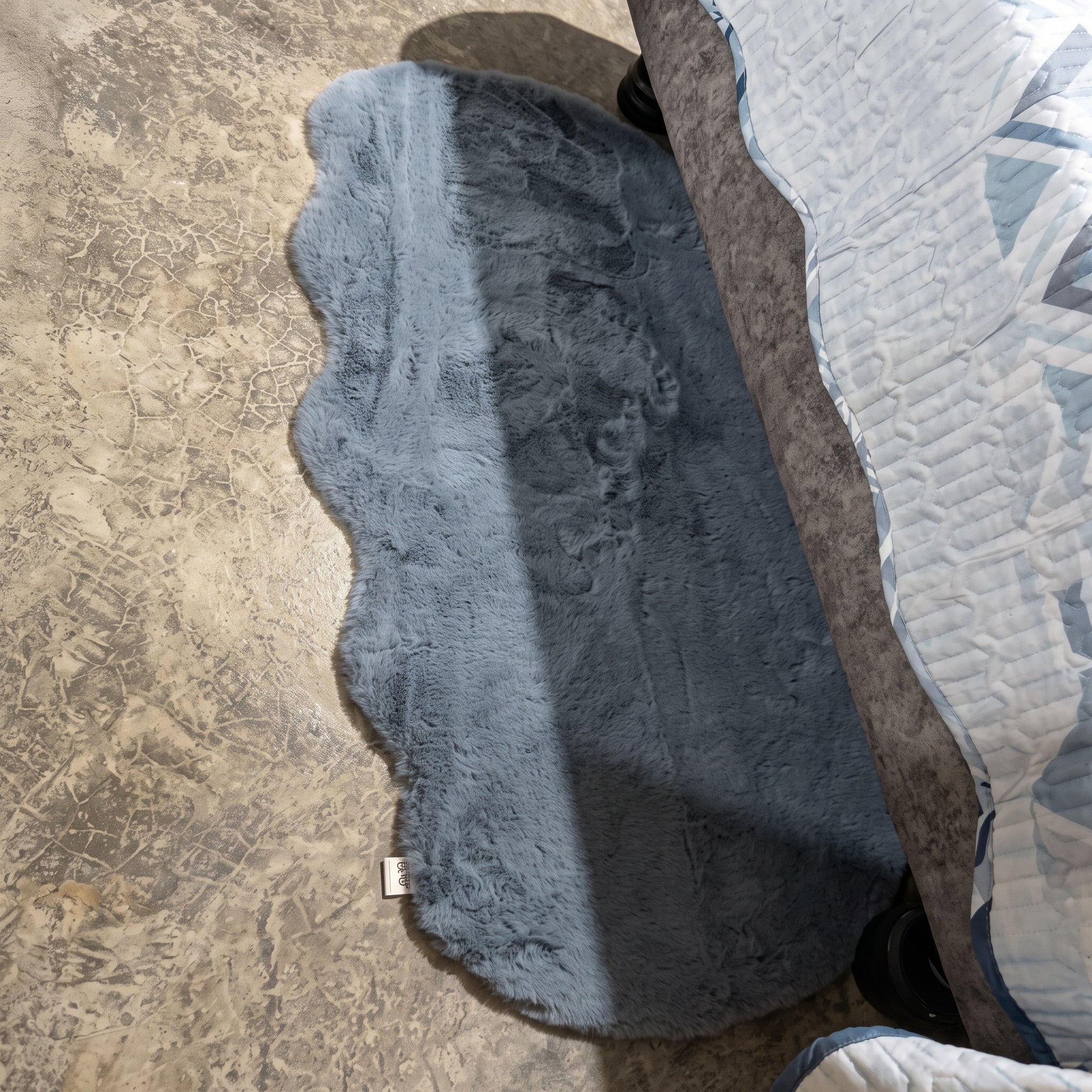 Non-Slip Cozy Soft Plush Rug in Organic Freeform Shape - Wahsable Rug - Grey - Seravelle Home