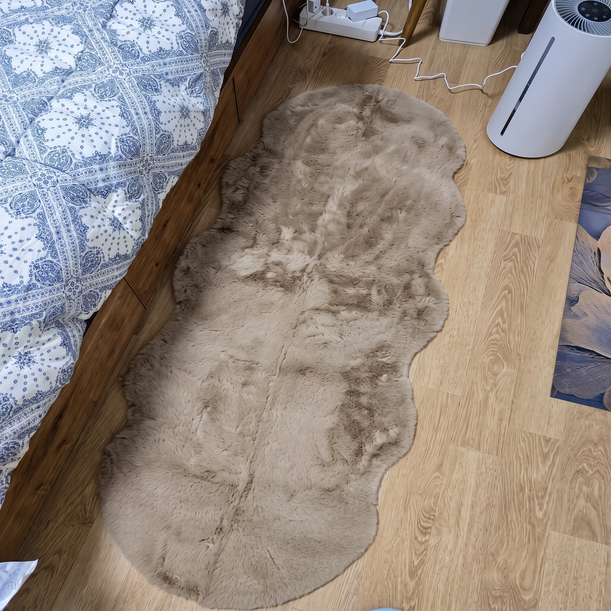 Non-Slip Cozy Soft Plush Rug in Organic Freeform Shape - Wahsable Rug - Khaki - Seravelle Home