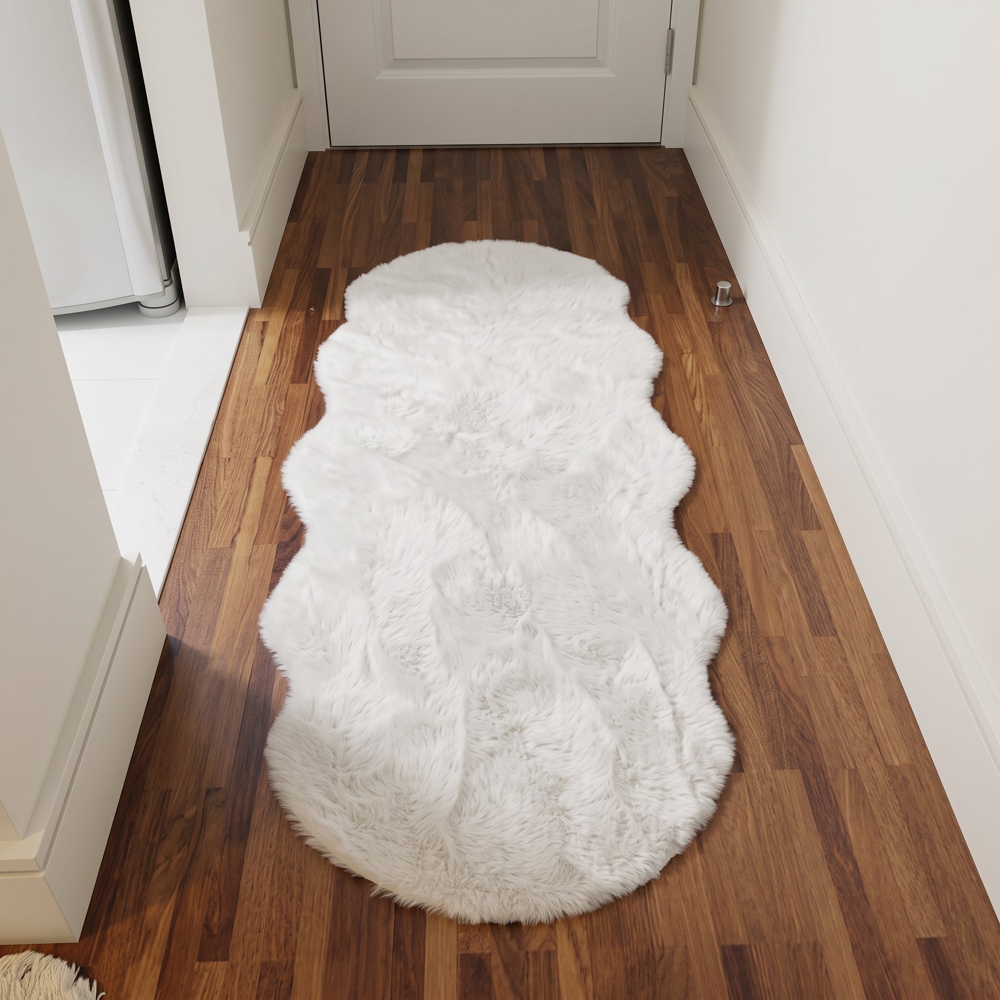 Non-Slip Cozy Soft Plush Rug in Organic Freeform Shape - Wahsable Rug - White - Seravelle Home