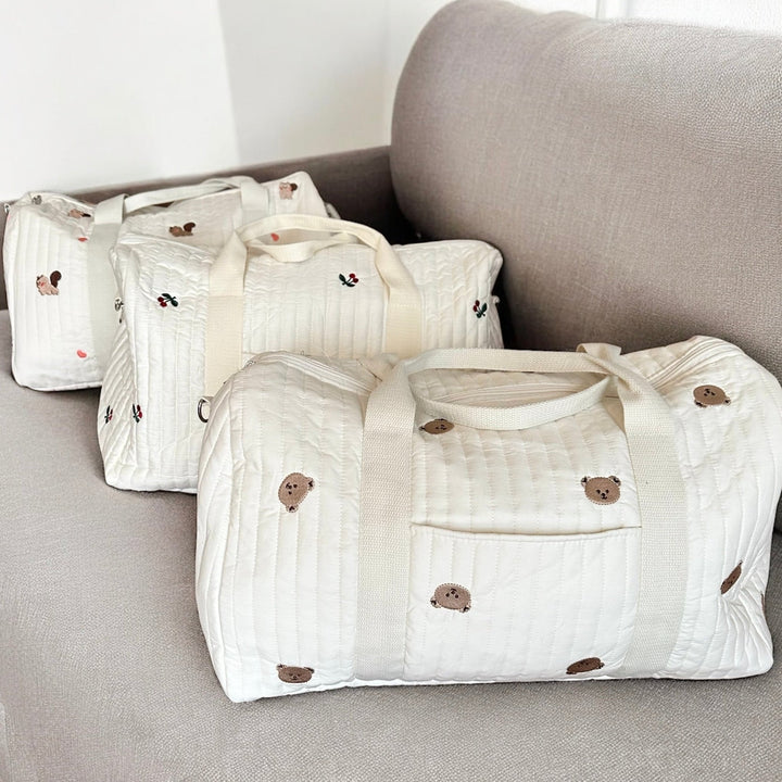 Quilted Travel Bag with Embroidery Design - Reisetasche - Squirrel - Seravelle Home