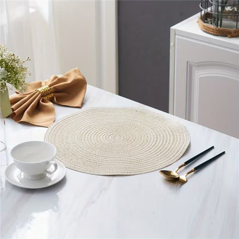 Round placemat with textured woven pattern - Placemats - Beige - Seravelle Home