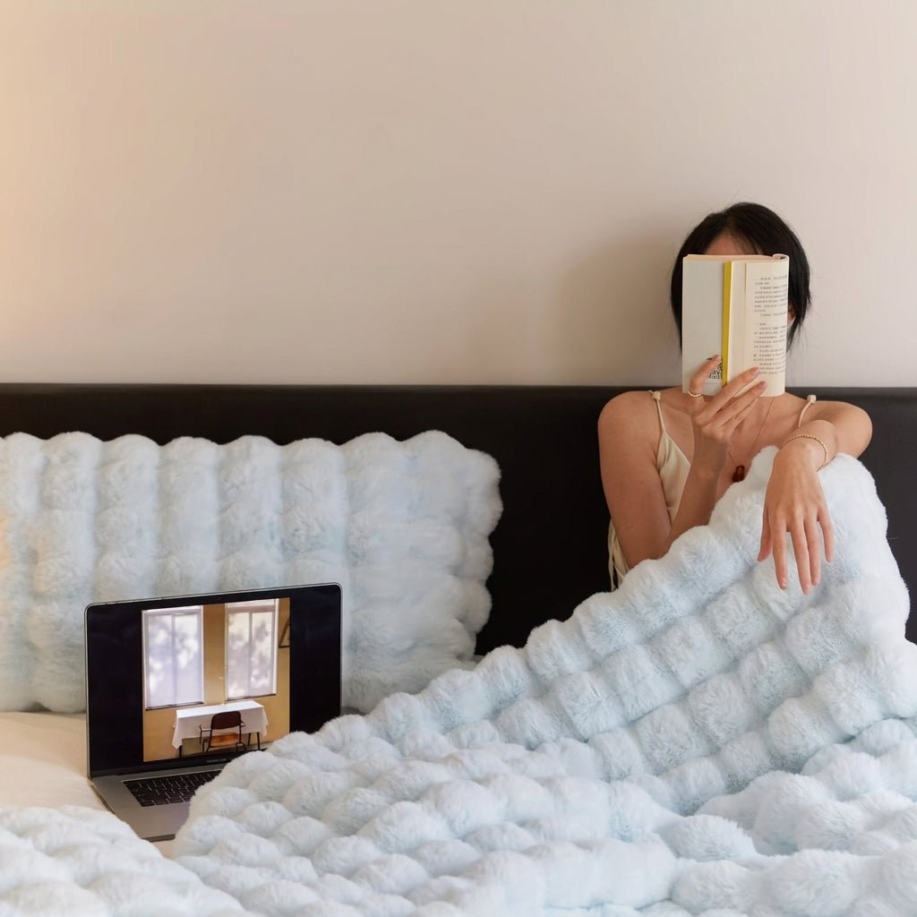 Soft Fluffy Bubble Texture Plush Throw Blanket - Blanket - Blue - Seravelle Home