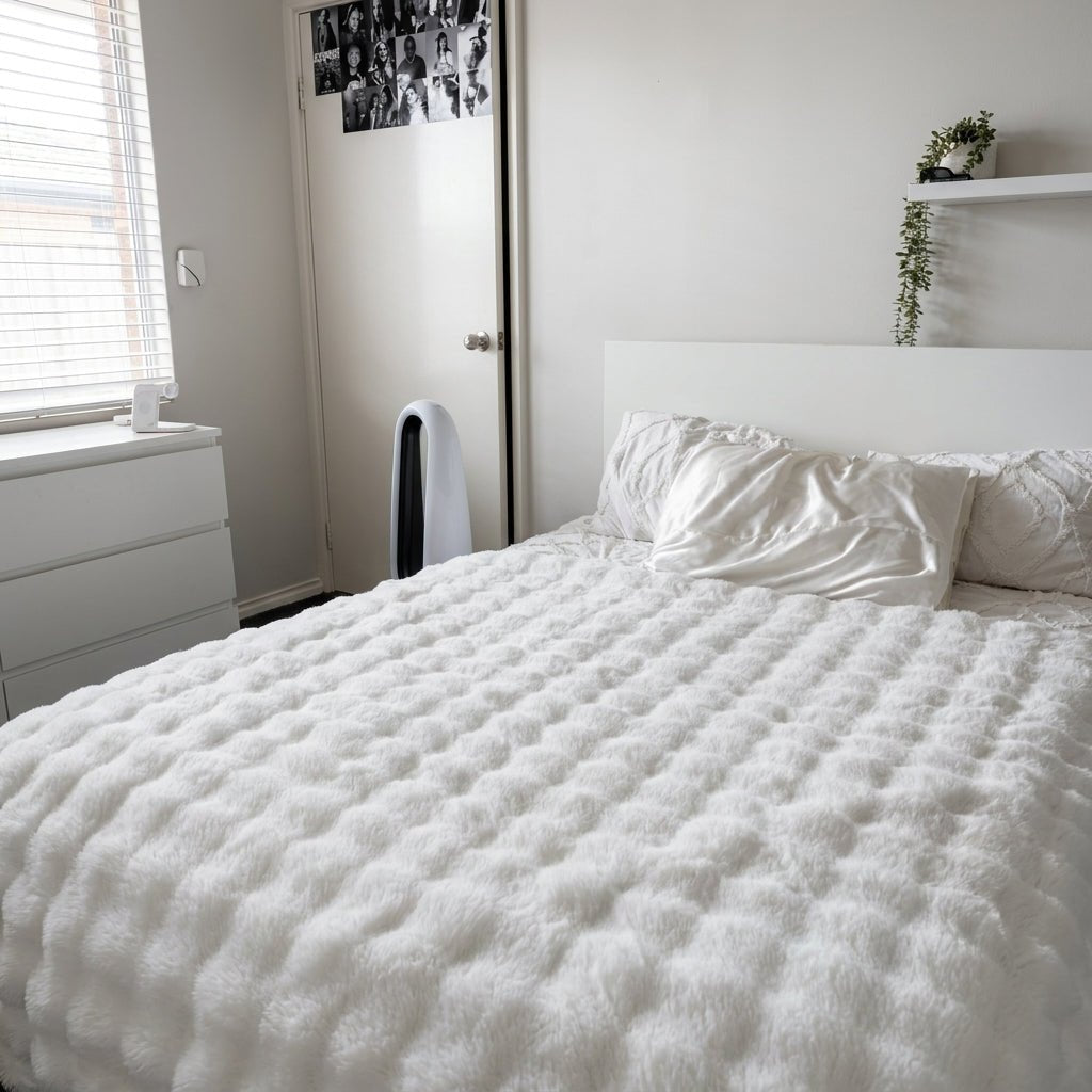 Soft Fluffy Bubble Texture Plush Throw Blanket - Blanket - White - Seravelle Home