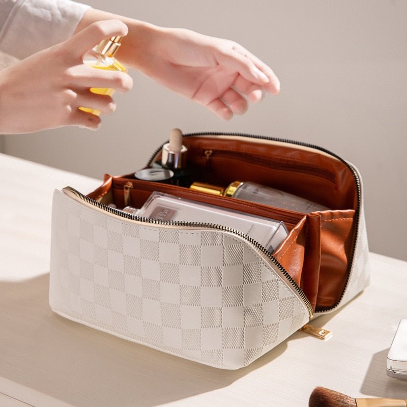 Toiletry Bag with Checkered Pattern and Practical Interior Division - Toiletry Bag - White - Seravelle Home