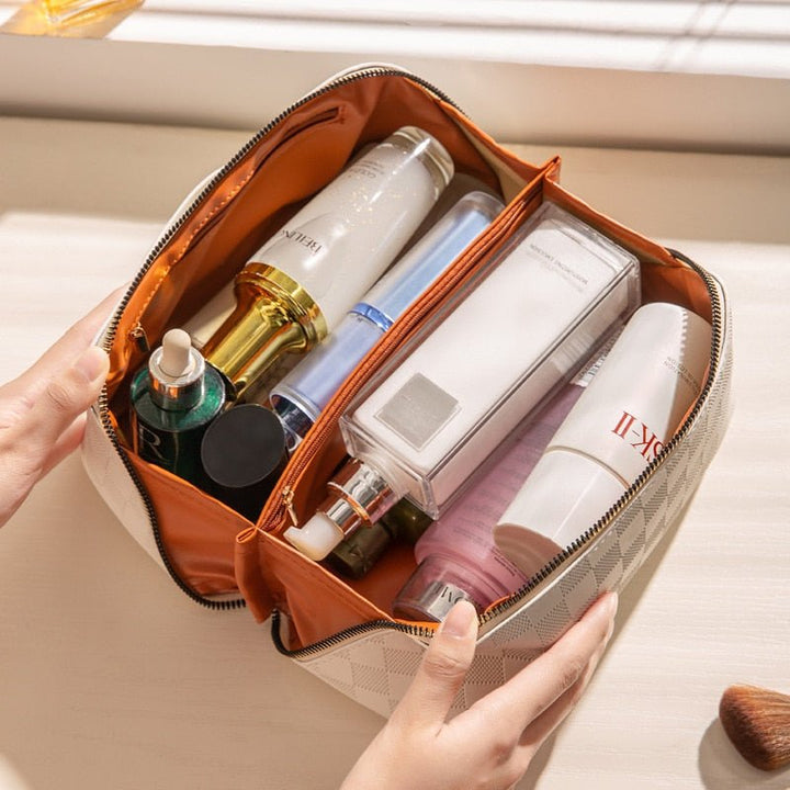 Toiletry Bag with Checkered Pattern and Practical Interior Division - Toiletry Bag - White - Seravelle Home