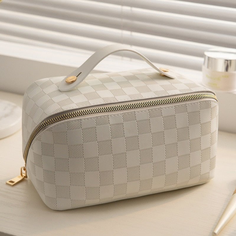 Toiletry Bag with Checkered Pattern and Practical Interior Division - Toiletry Bag - White - Seravelle Home