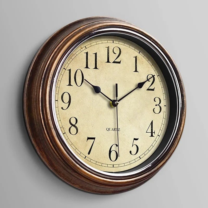 Wall Clock in Classic Vintage Design - Wall Clock - Brown - Seravelle Home