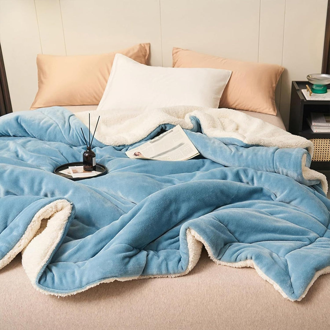 Warm and Soft Reversible Blanket - Blanket - Blue - Seravelle Home